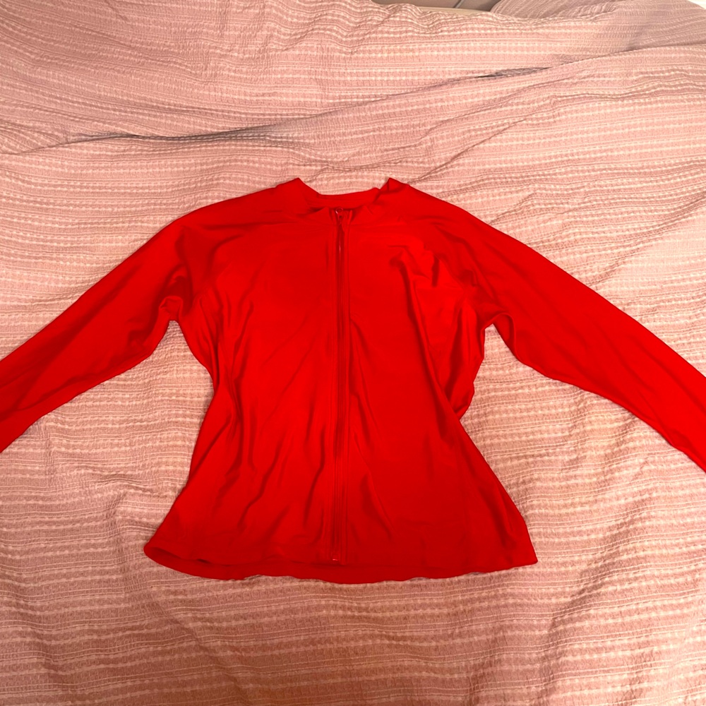 Elastic athletic long sleeve shirt